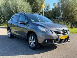 Foto 16 van Peugeot 2008 1.2 PureTech Style / Automaat / Nieuwe distributieriem 11-2025 / Navigatie / Climate Co