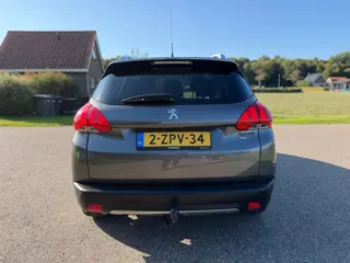 Foto 18 van Peugeot 2008 1.2 PureTech Style / Automaat / Nieuwe distributieriem 11-2025 / Navigatie / Climate Co
