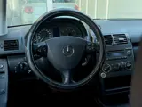 Foto 28 van Mercedes-Benz A-klasse 150 Classic