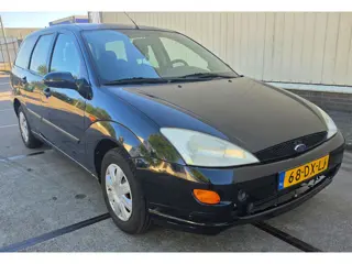 Foto 13 van Ford Focus Wagon 1.6-16V Trend