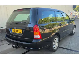 Foto 15 van Ford Focus Wagon 1.6-16V Trend