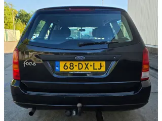 Foto 16 van Ford Focus Wagon 1.6-16V Trend