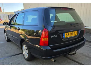 Foto 17 van Ford Focus Wagon 1.6-16V Trend