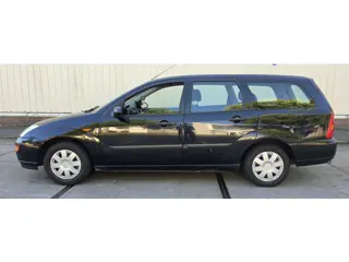 Foto 18 van Ford Focus Wagon 1.6-16V Trend