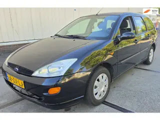 Foto 11 van Ford Focus Wagon 1.6-16V Trend