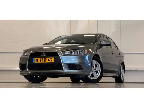 Mitsubishi Lancer Sportback 1.6 Limited Edition Nieuw staat Trekhaak Parkeerhulp