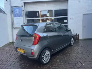 Foto 13 van Kia Picanto 1.0 CVVT ISG Design Edition LEDverl./Airco/5Drs/PDC/LMvelgen/Mistlampen