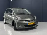 Foto 21 van Toyota Aygo 1.0| 5-deurs | NAP | Airco | Elektrische ramen | Centrale deurvergrendeling met afstands