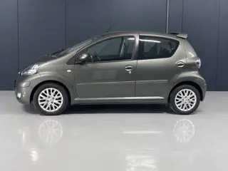 Foto 13 van Toyota Aygo 1.0| 5-deurs | NAP | Airco | Elektrische ramen | Centrale deurvergrendeling met afstands