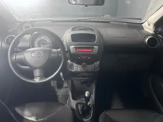 Foto 17 van Toyota Aygo 1.0| 5-deurs | NAP | Airco | Elektrische ramen | Centrale deurvergrendeling met afstands