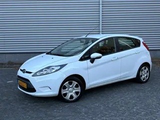 Foto 11 van Ford Fiesta 1.25 Titanium 5 Deurs Airco Cruise Control APK