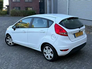 Foto 12 van Ford Fiesta 1.25 Titanium 5 Deurs Airco Cruise Control APK
