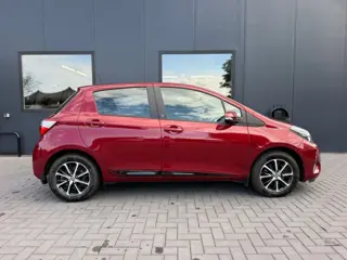 Foto 18 van TOYOTA YARIS 1.5 Hybrid Bi-Tone AUT / Camera, Navi, Bluetooth, LM velgen