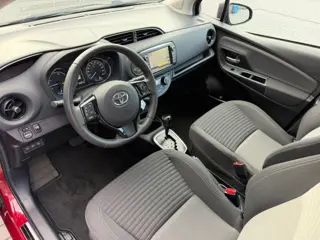 Foto 14 van TOYOTA YARIS 1.5 Hybrid Bi-Tone AUT / Camera, Navi, Bluetooth, LM velgen