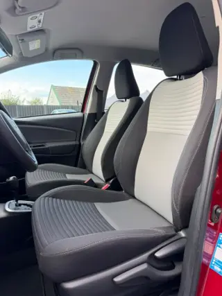 Foto 13 van TOYOTA YARIS 1.5 Hybrid Bi-Tone AUT / Camera, Navi, Bluetooth, LM velgen
