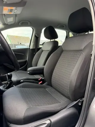 Foto 13 van VOLKSWAGEN POLO 1.2 TSI Comfortline / Airco, Bluetooth, AUX, Trekhaak, Cruise control