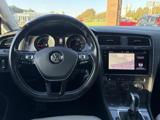 Foto 19 van Volkswagen e-Golf e-Golf ✓SOH 88.57%✓Carplay✓Navi✓Leder✓Clima✓Cruise✓Pdc V+A✓LED✓16'' Lm velgen✓N.A.