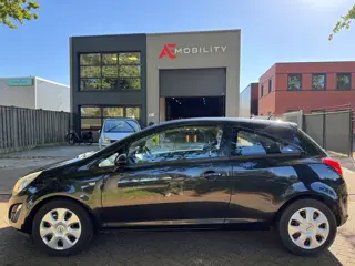 Foto 17 van Opel Corsa 1.2 EcoFlex 2013 Anniversay Edition LPG