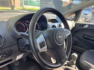Foto 11 van Opel Corsa 1.2 EcoFlex 2013 Anniversay Edition LPG