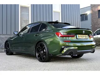 Foto 20 van BMW 3-serie 320i M-Sport Indivdual Rijklaarprijs-Garantie Schuifdak Leder Interieur Apple/Android Le