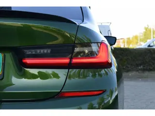 Foto 17 van BMW 3-serie 320i M-Sport Indivdual Rijklaarprijs-Garantie Schuifdak Leder Interieur Apple/Android Le