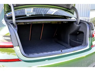 Foto 19 van BMW 3-serie 320i M-Sport Indivdual Rijklaarprijs-Garantie Schuifdak Leder Interieur Apple/Android Le