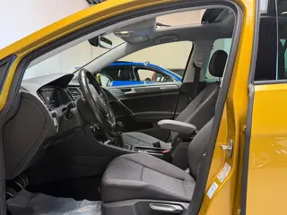 Foto 20 van Volkswagen Golf 1.0 TSI R Line Join - PANORAMDAK - VIRTUAL - 16 INCH - CARPLAY - CAMERA