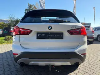 Foto 19 van BMW X1 SDrive20i Centennial High Executive, Panorama dak