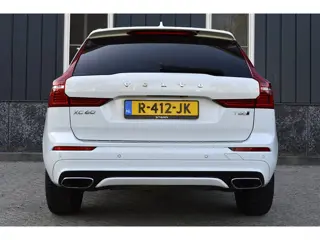 Foto 13 van Volvo XC60 2.0 T6 AWD R-Design Rijklaarprijs-Garantie Panorama dak Trekhaak Apple/Android Led Camera