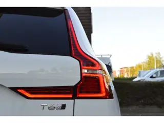 Foto 17 van Volvo XC60 2.0 T6 AWD R-Design Rijklaarprijs-Garantie Panorama dak Trekhaak Apple/Android Led Camera