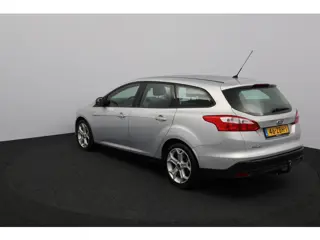 Foto 11 van Ford FOCUS Wagon 1.0 EcoBoost Trend/ D-Riem verv: 166.000 KM!/ Trekhaak/ Airco/ Cruise/ Elek. pakket