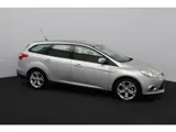 Foto 23 van Ford FOCUS Wagon 1.0 EcoBoost Trend/ D-Riem verv: 166.000 KM!/ Trekhaak/ Airco/ Cruise/ Elek. pakket