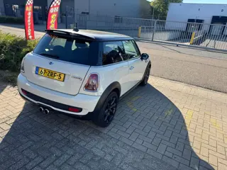 Foto 14 van Mini Cooper S 1.6 R56 Leer Pano Dak Nwe APK ELKE ZONDAG OPEN