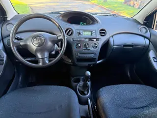 Foto 11 van Toyota Yaris 1.3 VVT-i Idols apk