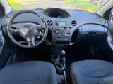 Foto 21 van Toyota Yaris 1.3 VVT-i Idols apk