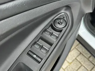 Foto 14 van Ford Kuga 1.5 EcoBoost Trend Ultimate Camera / Navigatie / Cruise Control / Nieuwe Banden !