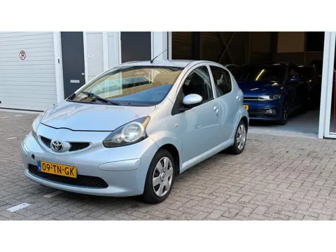 Toyota Aygo 1.0 5Deurs - Airco - Centraal vergrendeling -