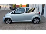 Foto 28 van Toyota Aygo 1.0 5Deurs - Airco - Centraal vergrendeling -