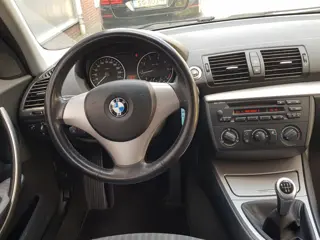 Foto 20 van BMW 1-serie 118i 2e Eig 1/2 Leder Sportint Cruise Airco