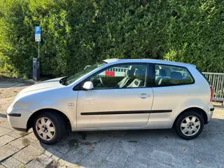 Foto 15 van Volkswagen Polo MET CRUISE CONT, AIRCO & JAAR APK!