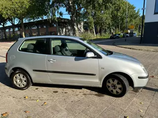 Foto 18 van Volkswagen Polo MET CRUISE CONT, AIRCO & JAAR APK!