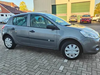 Foto 16 van Renault Clio 1.2 TCe Special Line 16422 km !!! Uniek!1e eigenaresse
