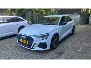 Audi A3 Sportback 35 TFSI S edition Automaat | Airco | CarPlay | Virt. Cockpit | Vol opties | Inruil