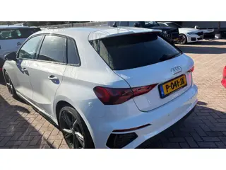 Foto 11 van Audi A3 Sportback 35 TFSI S edition Automaat | Airco | CarPlay | Virt. Cockpit | Vol opties | Inruil