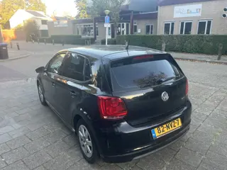 Foto 20 van Volkswagen Polo 1.2 TDI Bleumotion Clima Bleutooth Navigatie