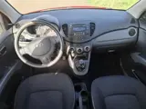 Foto 21 van Hyundai I10 1.1 i-Drive Cool Keering lek