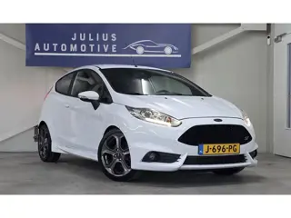 Foto 12 van Ford Fiesta 1.6 ST2 DB VV in 2025 182PK Recaro Stock Keyless Netjes!