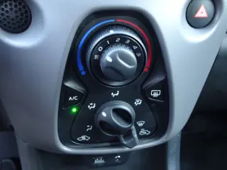 Foto 18 van Peugeot 108 1.0 e-VTi Active Airco, apple carplay, android auto, elektrische ramen, centrale vergren