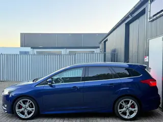 Foto 12 van Ford Focus Wagon 1.0 Titanium RIVISIE BLOK!!!ST-LINE!!AD-KLEPPEN!!