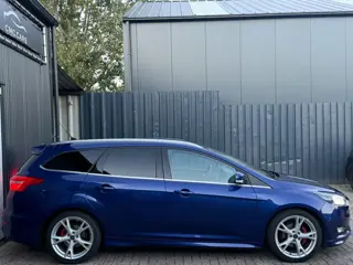 Foto 14 van Ford Focus Wagon 1.0 Titanium RIVISIE BLOK!!!ST-LINE!!AD-KLEPPEN!!